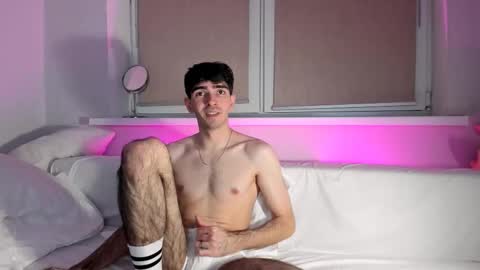 Snapshot of samiliken chatting on 02/15/26, 04:03 Sam online show from 02/15/26, 04:03