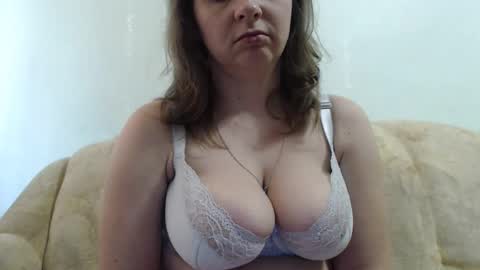 Snapshot of samiliya chatting on 02/23/25, 02:25 samiliya online show from 02/23/25, 02:25