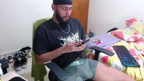 Snapshot of samir_music_ chatting on 10/04/25, 11:47 samir_music_ online show from 10/04/25, 11:47