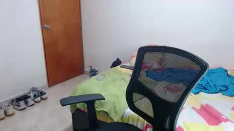 Snapshot of samir_music_ chatting on 10/15/25, 03:17 samir_music_ online show from 10/15/25, 03:17