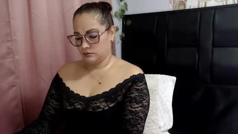 Snapshot of samira_lennox chatting on 03/08/26, 05:39 SAMIRA online show from 03/08/26, 05:39