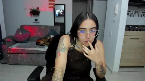 Snapshot of samismith77 chatting on 01/13/26, 02:39 SARA online show from 01/13/26, 02:39