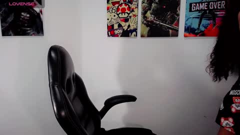 Snapshot of sammanta_18 chatting on 12/20/24, 02:19 Samantha online show from 12/20/24, 02:19