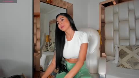 Snapshot of sammy_rios chatting on 12/22/25, 07:55 Sammy online show from 12/22/25, 07:55