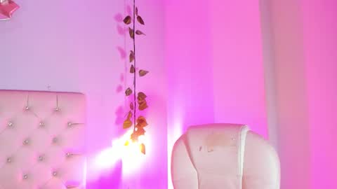 Samantha online show from 11/08/25, 06:46