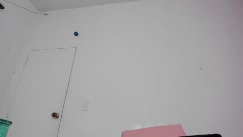 Snapshot of sammy_sm_ chatting on 12/22/24, 06:39 Sammy online show from 12/22/24, 06:39