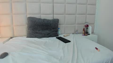 Snapshot of sammy_uwu1 chatting on 03/10/26, 02:22 Nice to meet you guys my name is Lina. online show from 03/10/26, 02:22