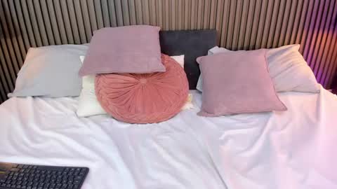 Axel online show from 05/12/26, 08:17