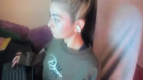 Snapshot of sammysammy_ chatting on 06/25/26, 04:34 online show from 06/25/26, 04:34