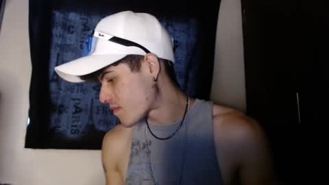 Snapshot of sammytop22 chatting on 10/17/25, 06:21 sammy model independiente online show from 10/17/25, 06:21