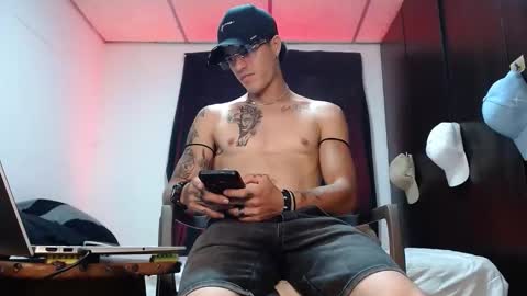 Snapshot of sammytop22 chatting on 04/24/26, 12:57 sammy model independiente online show from 04/24/26, 12:57