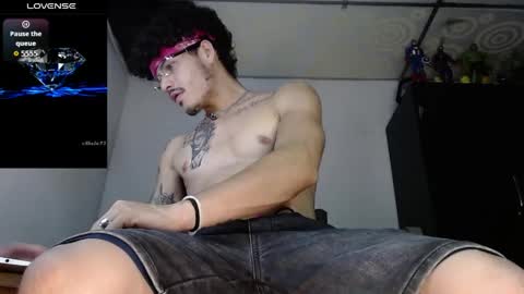 Snapshot of sammytop22 chatting on 05/19/26, 12:05 sammy model independiente online show from 05/19/26, 12:05