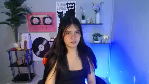 Snapshot of sampaguita_pinayxx chatting on 04/13/26, 02:55 SOFIA online show from 04/13/26, 02:55