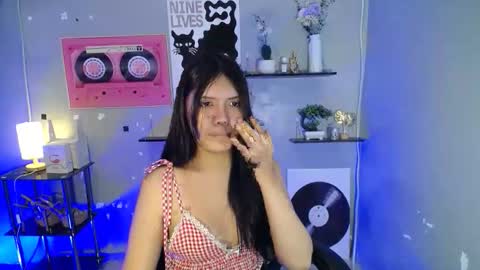 Snapshot of sampaguita_pinayxx chatting on 05/08/26, 06:02 SOFIA online show from 05/08/26, 06:02