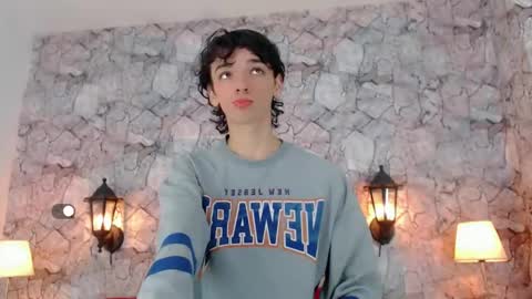 Snapshot of samueel_hilton chatting on 02/18/25, 10:27 samueel_hilton online show from 02/18/25, 10:27