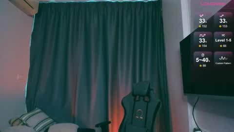 Snapshot of samuel_andrew chatting on 02/20/25, 06:28 Samuel online show from 02/20/25, 06:28