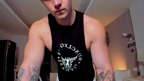 Snapshot of samuel_andrew chatting on 11/25/25, 02:33 Samuel online show from 11/25/25, 02:33