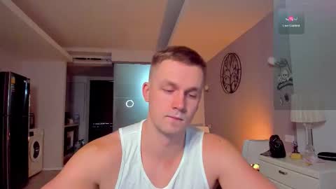 Snapshot of samuel_andrew chatting on 11/27/25, 04:03 Samuel online show from 11/27/25, 04:03