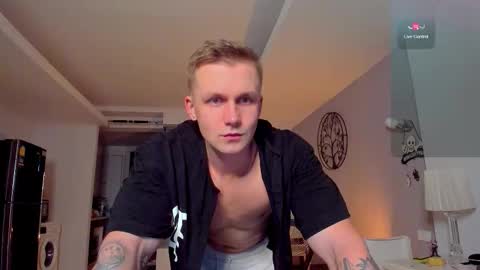 Snapshot of samuel_andrew chatting on 11/30/25, 02:26 Samuel online show from 11/30/25, 02:26