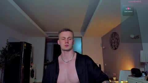 Snapshot of samuel_andrew chatting on 04/01/26, 06:58 Samuel online show from 04/01/26, 06:58