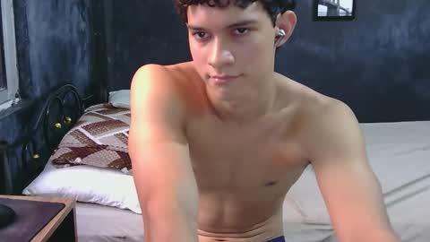 samuel_hills_ii online show from 10/20/25, 08:53