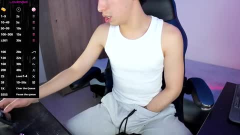 Snapshot of samuel_larssen chatting on 02/12/25, 01:19 Christian Samuel online show from 02/12/25, 01:19