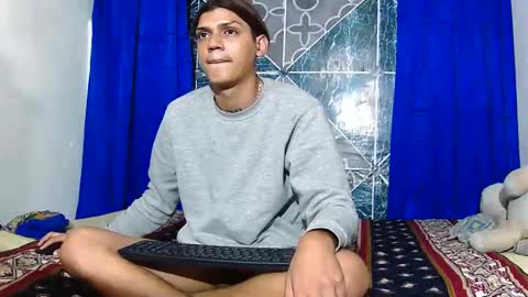 Snapshot of samuel_sincee chatting on 10/25/25, 06:32 Samuel Sincee online show from 10/25/25, 06:32