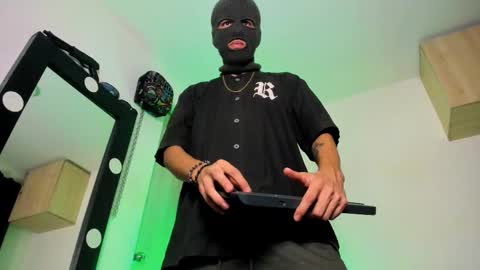   online show from 09/11/25, 10:15