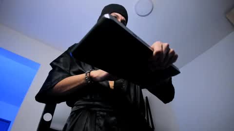   online show from 10/12/25, 05:39