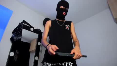   online show from 11/04/25, 01:16