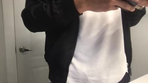 Snapshot of samwise2418 chatting on 09/15/25, 12:43 Sam W dick strip tease online show from 09/15/25, 12:43