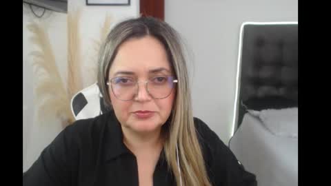 samy_vsn online show from 09/17/25, 07:48