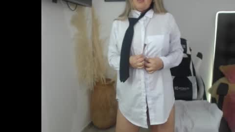 samy_vsn online show from 11/17/25, 07:41