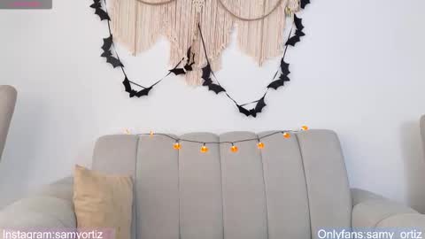 Snapshot of samyortiz_ chatting on 10/27/25, 02:43 Samy and Juan online show from 10/27/25, 02:43