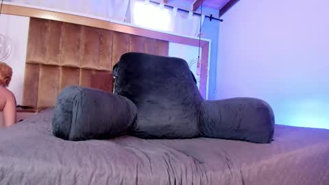 Snapshot of samysharky chatting on 11/12/25, 02:39 samysharky online show from 11/12/25, 02:39