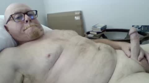 Snapshot of sanager40 chatting on 12/21/25, 03:19 sanager40 online show from 12/21/25, 03:19