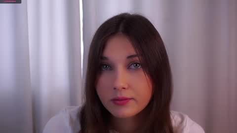 Snapshot of sandili chatting on 06/12/26, 02:32 Isabel but you can call me Bella online show from 06/12/26, 02:32
