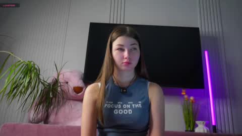 Snapshot of sandiule chatting on 04/16/26, 12:11 Emma online show from 04/16/26, 12:11