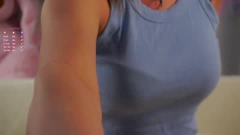 Snapshot of sandiule chatting on 04/20/26, 02:14 Emma online show from 04/20/26, 02:14