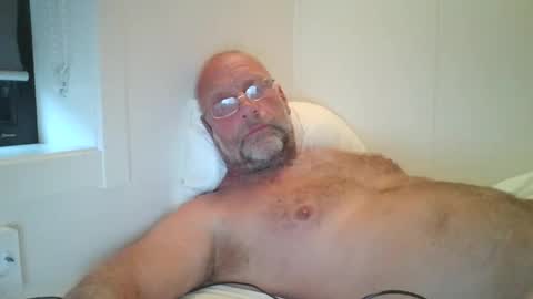 Snapshot of sandnesrune523 chatting on 09/17/25, 05:09 sandnesrune523 online show from 09/17/25, 05:09