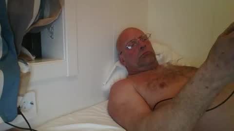 Snapshot of sandnesrune523 chatting on 11/11/25, 06:24 sandnesrune523 online show from 11/11/25, 06:24