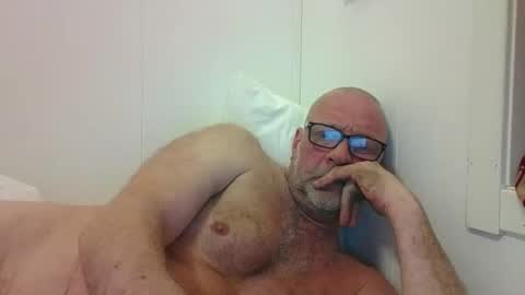 sandnesrune523 online show from 02/13/26, 05:47