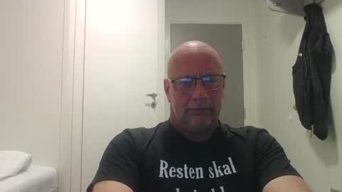 sandnesrune523 online show from 04/14/26, 05:08