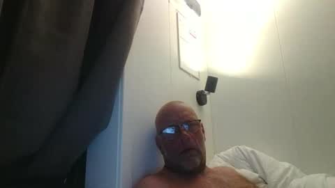 sandnesrune523 online show from 04/19/26, 06:32