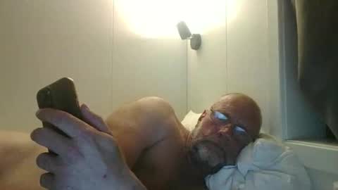 Snapshot of sandnesrune523 chatting on 05/20/26, 06:03 sandnesrune523 online show from 05/20/26, 06:03