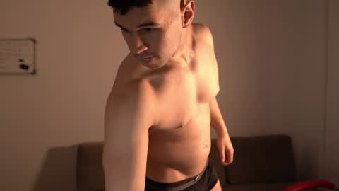 Snapshot of sandow_ chatting on 03/07/26, 07:00 Sandow online show from 03/07/26, 07:00