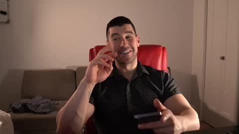 Snapshot of sandow_ chatting on 03/17/26, 11:08 Sandow online show from 03/17/26, 11:08