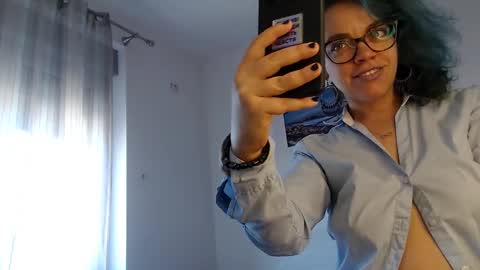 Sandra online show from 11/12/25, 01:55