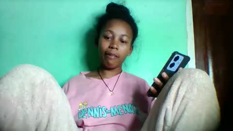 Snapshot of sandra1253099 chatting on 05/11/26, 04:04 sandra1253099 online show from 05/11/26, 04:04