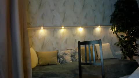 Sandra online show from 11/28/25, 01:19